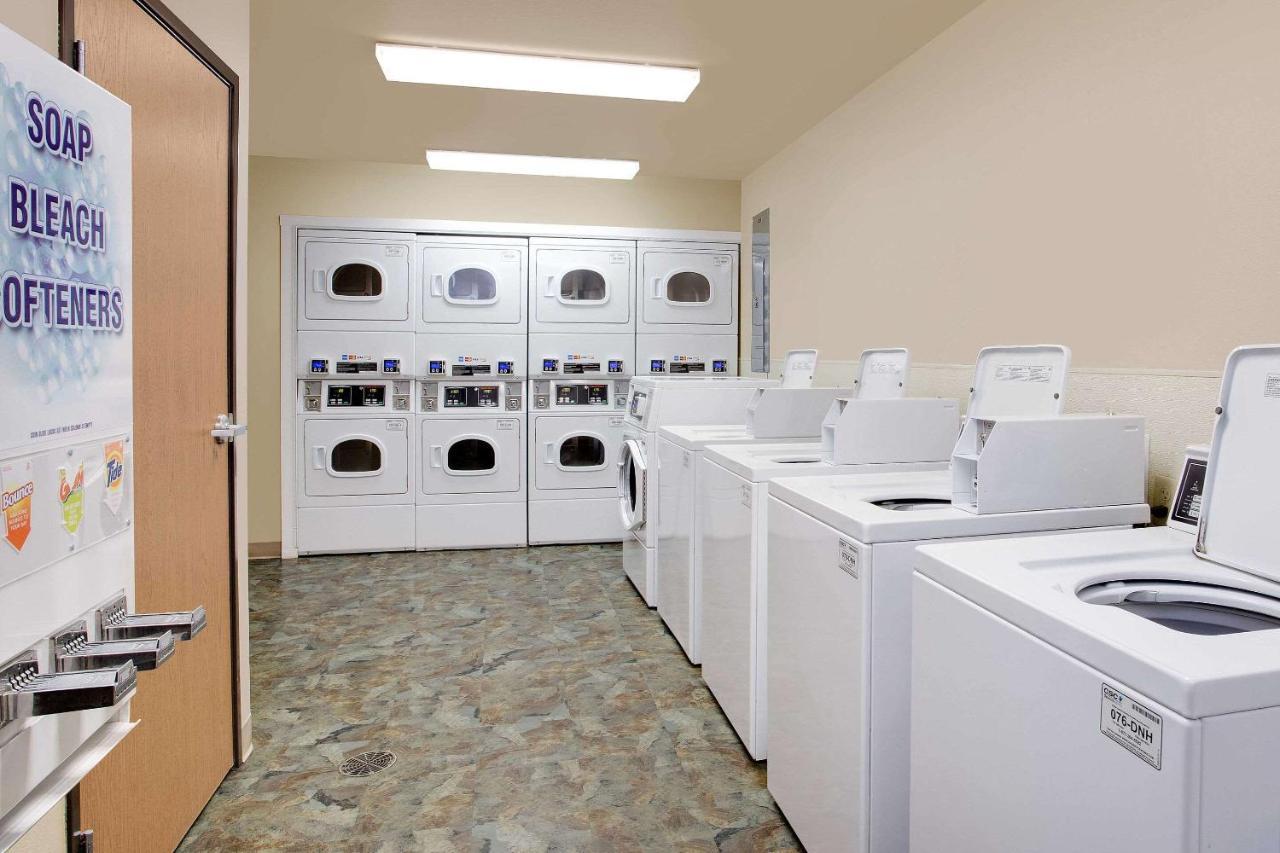 Woodspring Suites Richmond West I-64 Dumbarton Exteriör bild