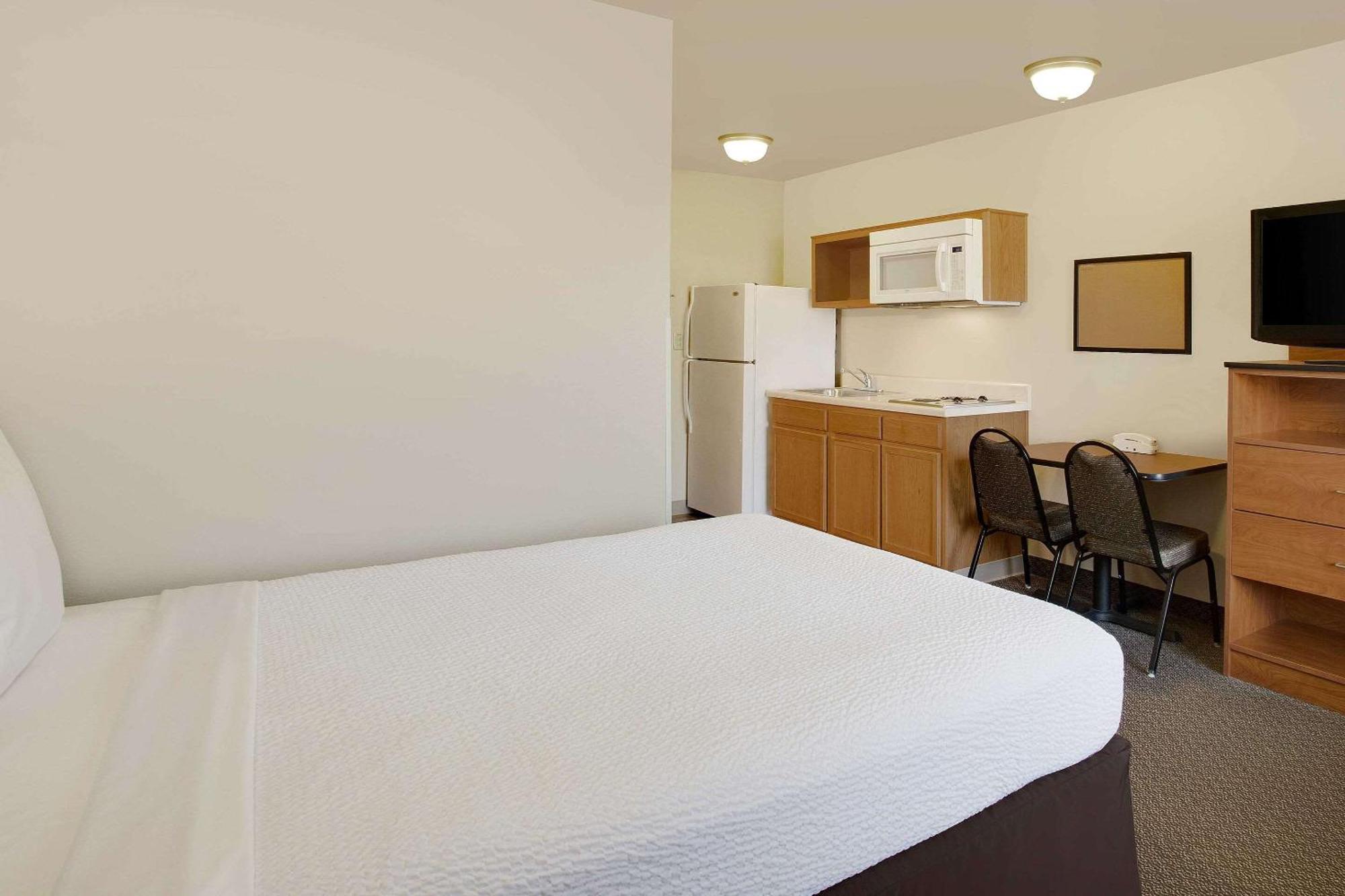 Woodspring Suites Richmond West I-64 Dumbarton Exteriör bild